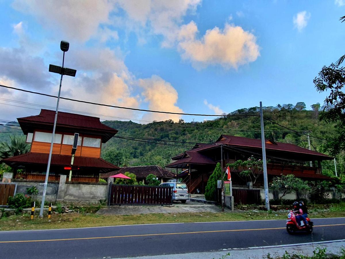 Hotel Besar Bulan Baru - Senggigi Exterior photo